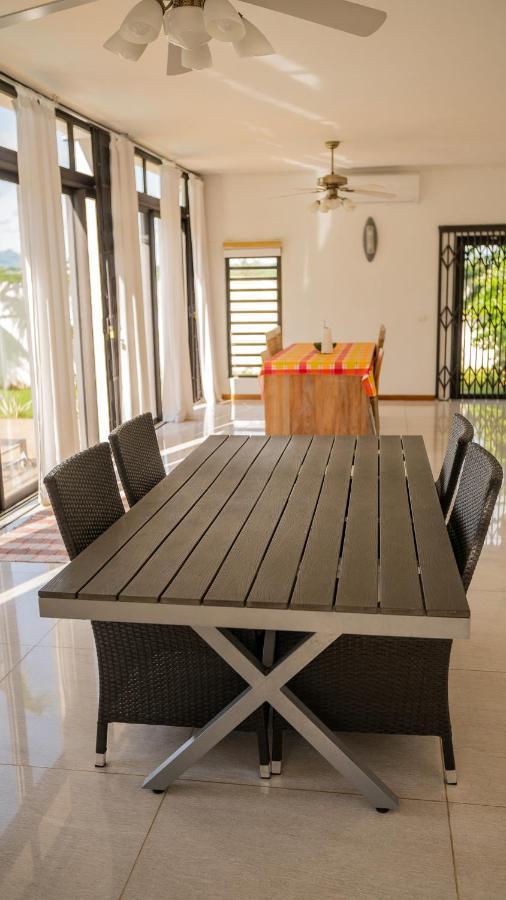 Villa Angelou - Sunlit Beach Getaway With Pool And Wifi Беле Маре Екстериор снимка