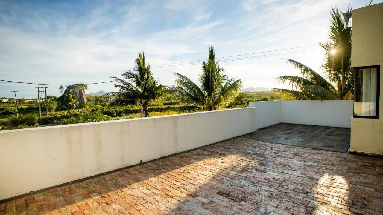 Villa Angelou - Sunlit Beach Getaway With Pool And Wifi Беле Маре Екстериор снимка