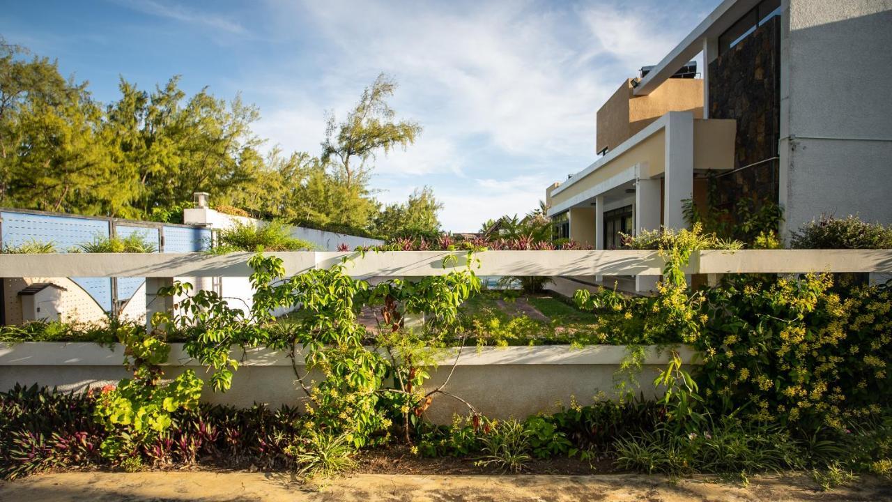 Villa Angelou - Sunlit Beach Getaway With Pool And Wifi Беле Маре Екстериор снимка